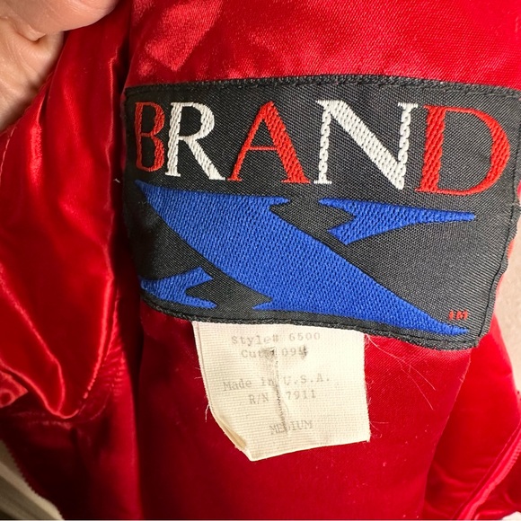 Vintage Las Vegas SATIN BOMBER BUTTON UP JACKET - Picture 8 of 8